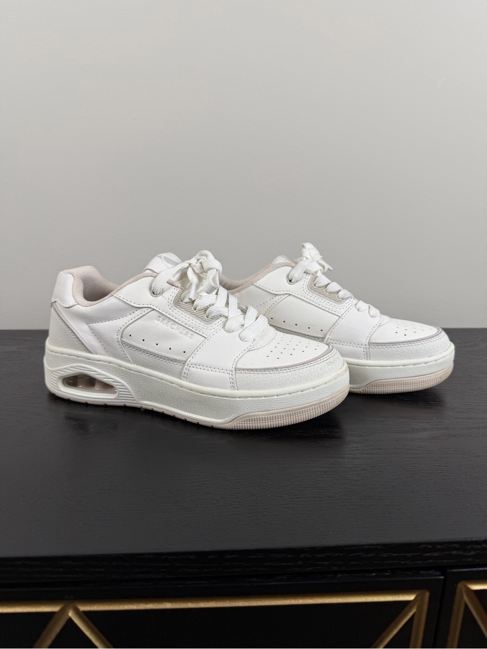 Skechers Street Uno Court Courted Style White Leather Sneakers 6.5